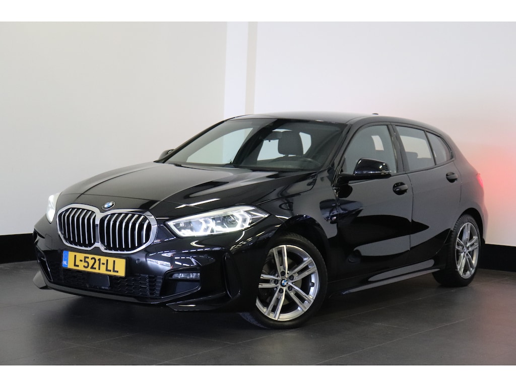 BMW 1-Serie 118i Business Edition Plus M-Sport Dealer OH | Leder | Navi | Cruise | Carplay | Sfeer | €18.900,- incl. BTW