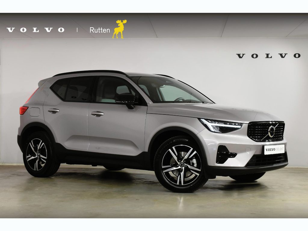Volvo XC40 B4 211PK Automaat Plus Dark / Adaptive Cruise control / Extra getint glas / Harman Kardon / Elektrisch verstelbare stoelen met geheugen / Stoel- en stuurverwarming / Trekhaak