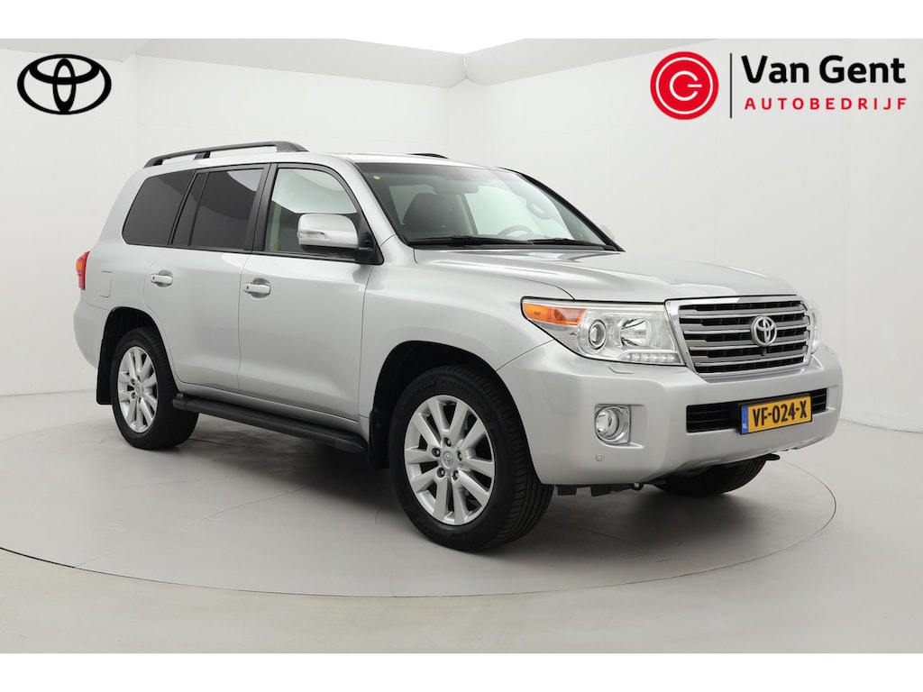 Toyota Land Cruiser 4.5 V8 D-4D Executive High Roof Window Van | Panoramadak | Trekhaak | Leder | JBL | BearLock | Navigatie | Stoelventilatie | Stoel-/stuurverwarming | Houtinleg | Treeplanken | 20 inch