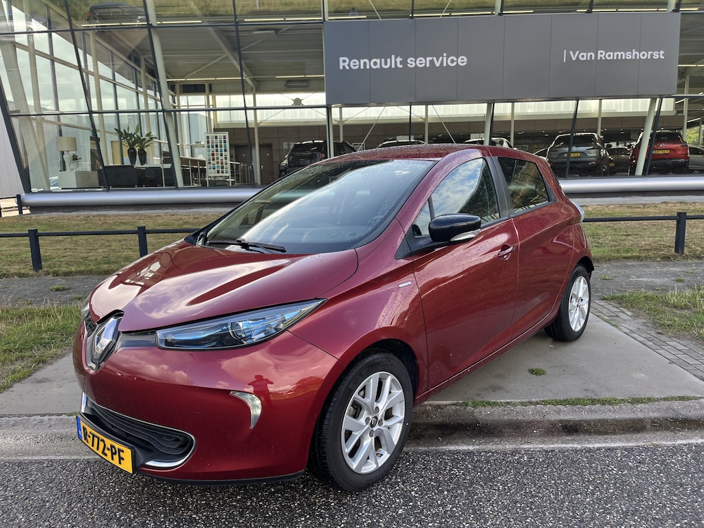 Renault Zoe E-Tech Electric R110 Limited 41 kWh SOH 89 % / Huur Accu / Keyless / Stoelverw. / Navigatie / Camera /