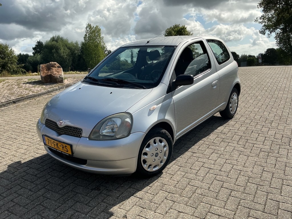 Toyota Yaris 1.3-16V VVT-I LUNA