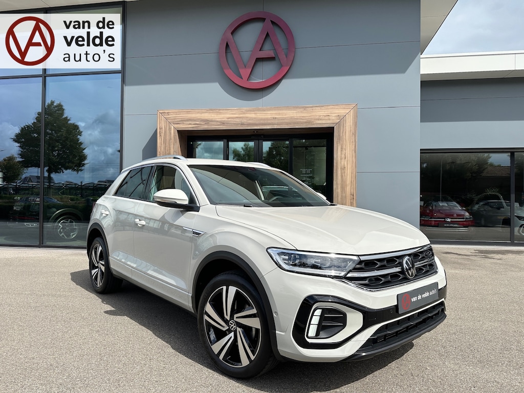 Volkswagen T-Roc 1.5 TSI 150pk DSG R-Line | Trekhaak | Camera | Keyless | Elek. Achterklep | Dode hoek | Rijklaar incl. 1 jaar Bovag garantie