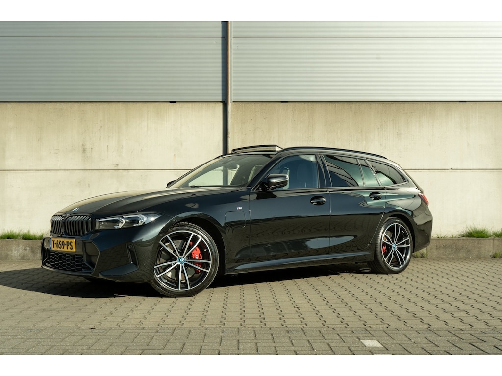 BMW 3-Serie Touring 320e M Sport - Pano - camera