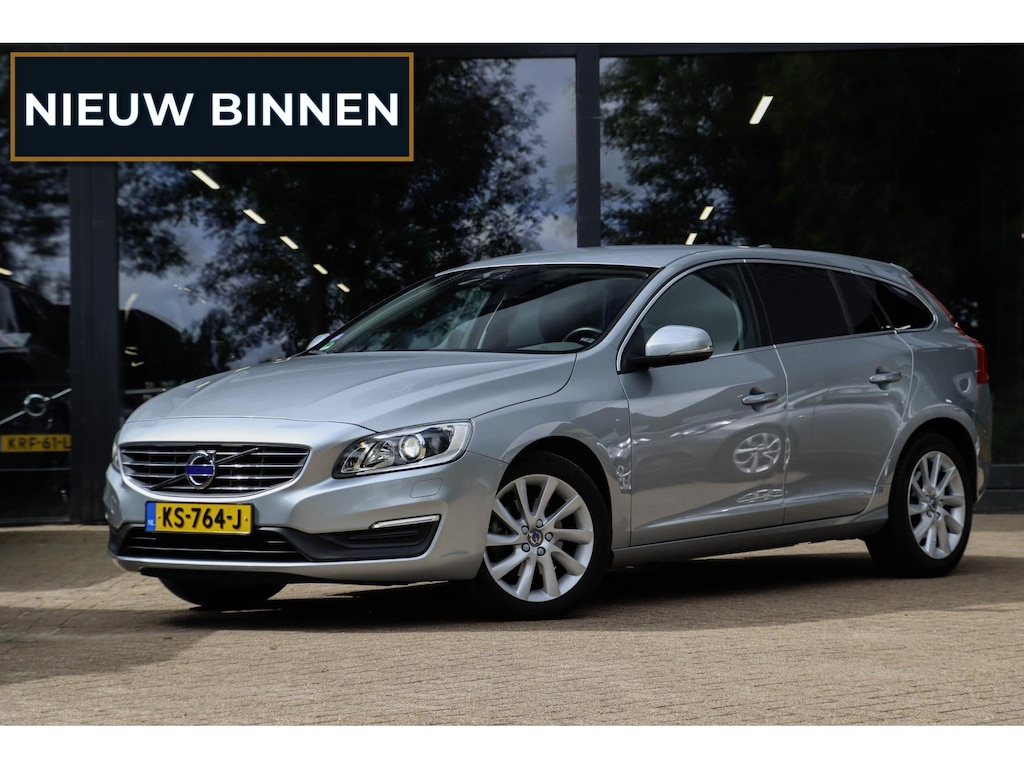 Volvo V60 2.0 T3 Momentum | Leder | Bi-Xenon | 66.000 km! | Dealeronderhouden