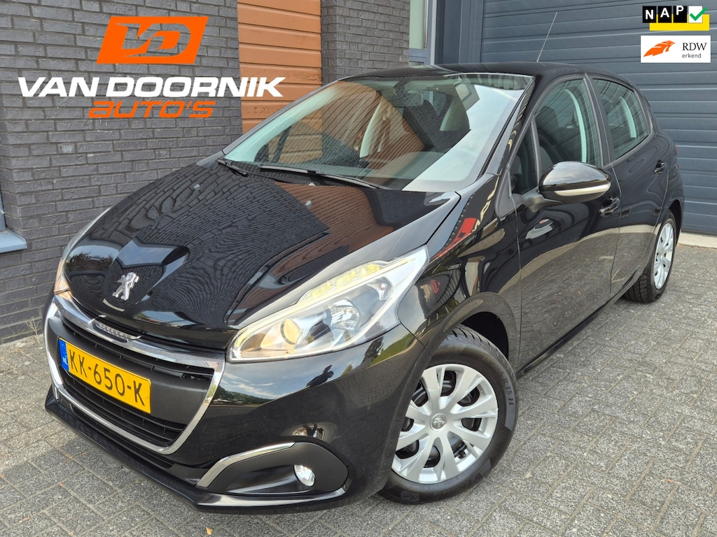 Peugeot 208 1.2 PureTech Blue Lion 5-Deurs/Airco/Navigatie/Carplay/Nieuwe APK!