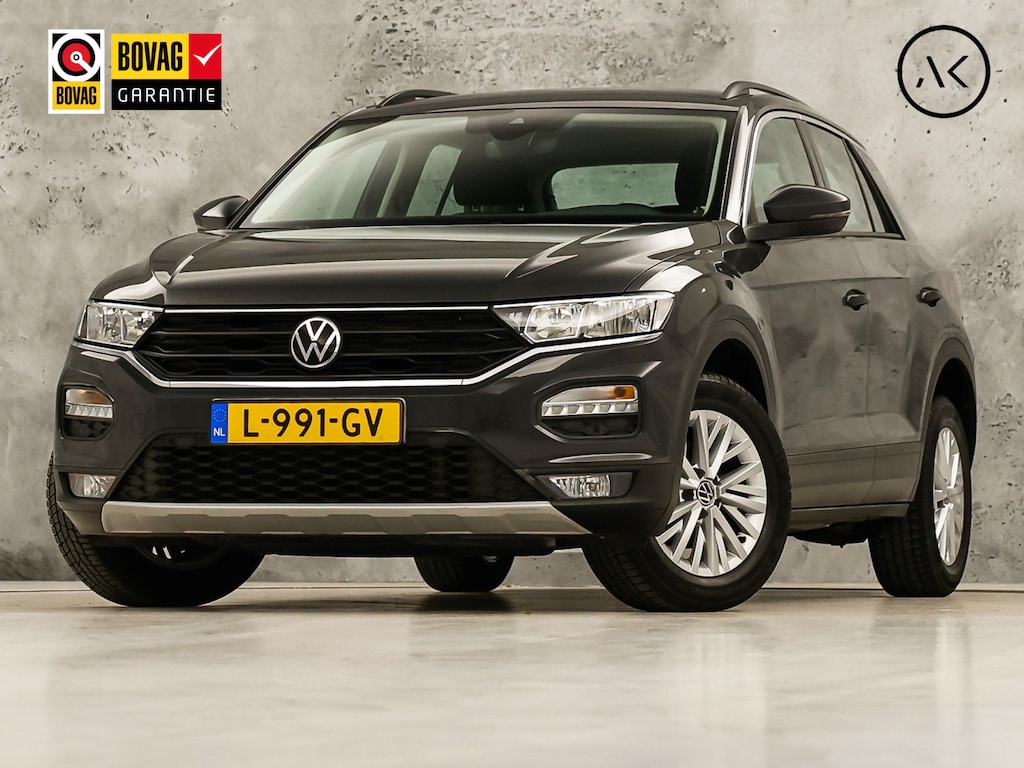 Volkswagen T-Roc 1.0 TSI Sport (APPLE CARPLAY, 1e EIGENAAR, GROOT NAVI, LM VELGEN, SPORTSTOELEN, PARKEERSENSOREN, ADAPTIVE CRUISE, NIEUWSTAAT)