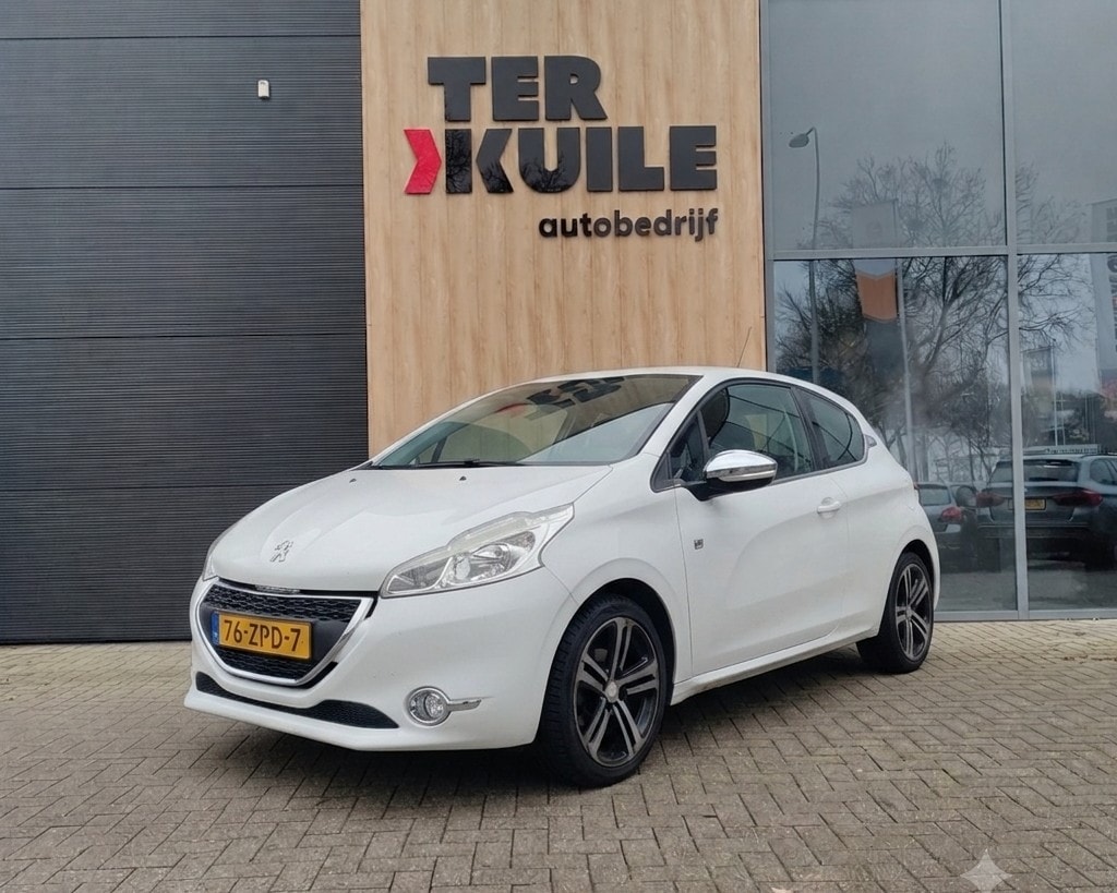 Peugeot 208 1.2 VTI ENVY 2013 Sport-Edition.