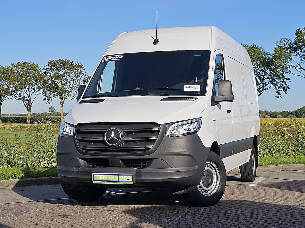 Mercedes-Benz eSprinter L2H2 81 kWh 300km WLTP LED Snelladen Automaat Mbux10 Camera Carplay 3 Zits Cruise Nieuw Model 100% Elektrisch BPM Vrij 143 PK!