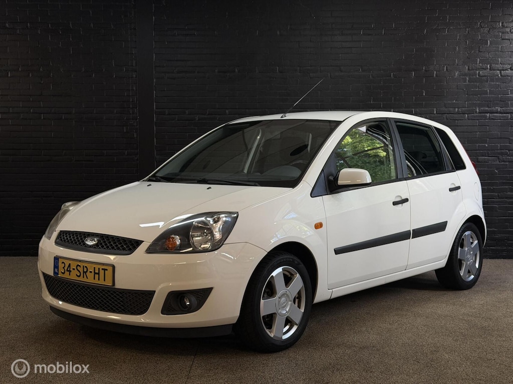 Ford Fiesta 1.3-8V Style AIRCO 5DEURS VELGEN NAP