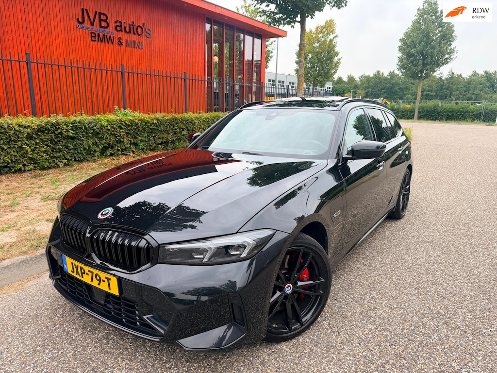 BMW 3-Serie Touring 330e xDrive, M-Sport PRO, H&K, trekhaak, Panorama