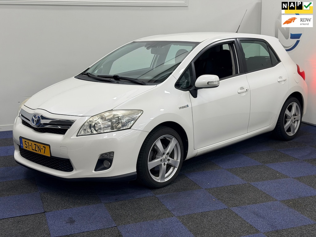 Toyota Auris 1.8 Full Hybrid Dynamic / DEALER ONDERHOUDEN / NETTE AUTO / AUTOMAAT