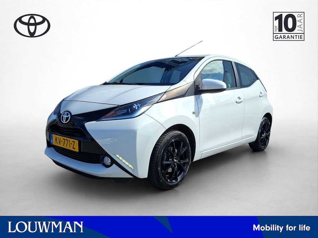 Toyota Aygo 1.0 VVT-i x-play | Airco | Geblindeerde achterruiten | 15" Velgen + all Season | Achteruitrijcamera | Elektrische ramen voor | Elektrisch verstelbare buitenspiegels |