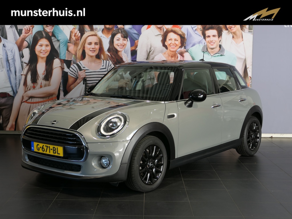 MINI Cooper 5-Deurs 1.5 *Dealer onderhouden!* - Alarm klasse 3 - Navi - Cruise - Sensor Achter -