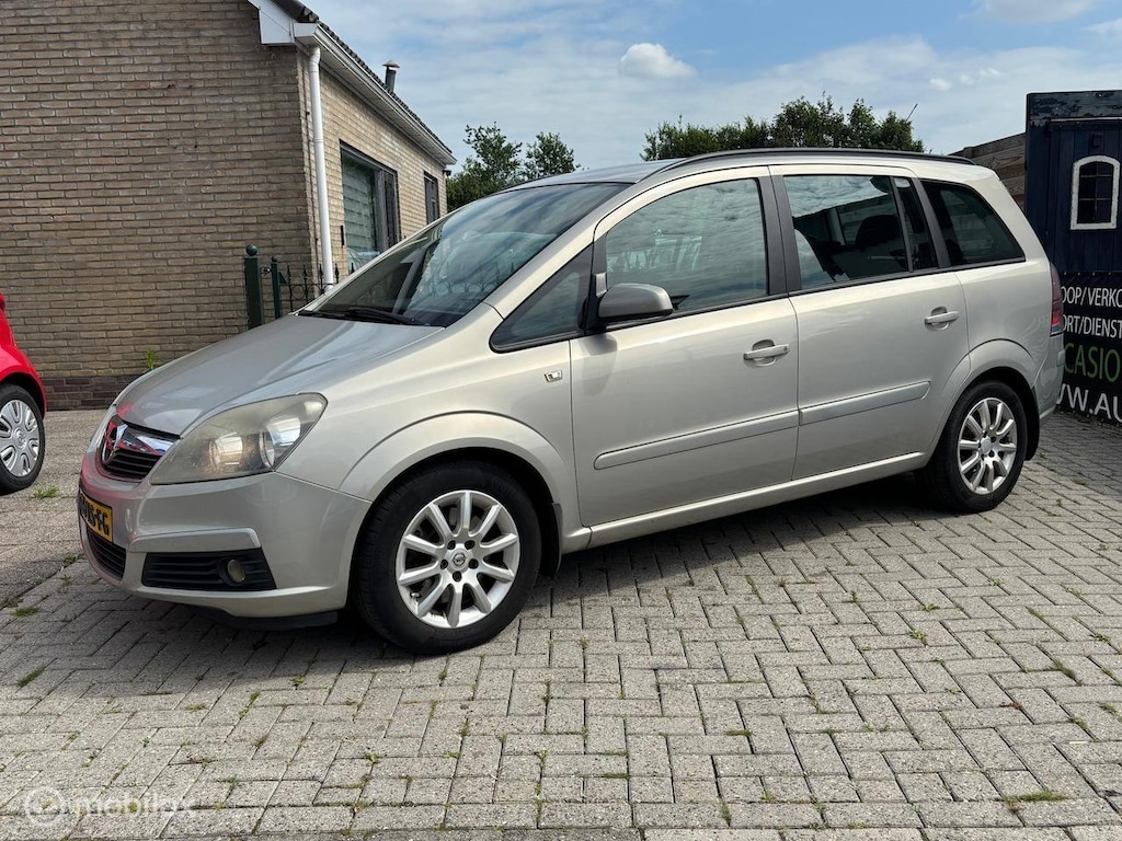 Opel Zafira 2.2 Temptation 7 persoon | airco | trekhaak | cruise | nieuwe apk