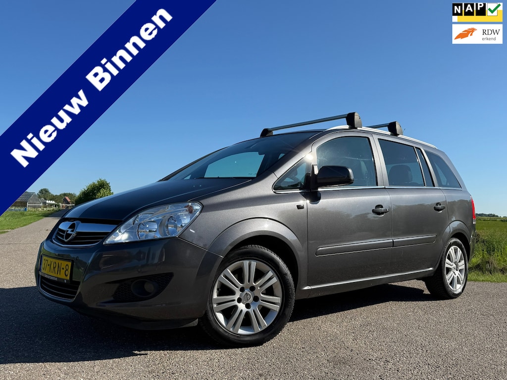 Opel Zafira 1.8 Cosmo | 7 Persoons | H-Leder | Navi | Trekhaak | Clima | 16" Velgen | PDC | Cruise | Goed Onderhouden! |