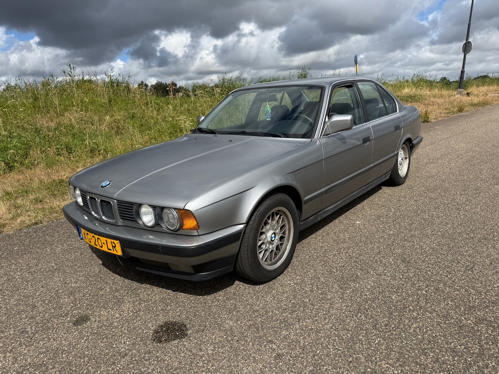 BMW 5-Serie 520i yountimer! incl NAP & NIEUWE APK !
