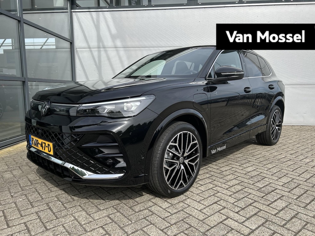 Volkswagen Tiguan 1.5 eHybride R-Line Edition 204 PK | Assistance Pakket Plus | Panorama dak | Stoelmassage/verwarming | Design Pakket | Elektrische Trekhaak | Apple Carplay | Android Auto | 20 Inch Velgen | Camera 360 |