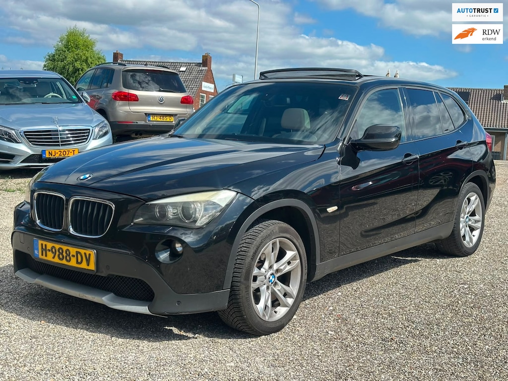 BMW X1 SDrive20i Business Automaat Pano Cruise PDC LMV Leer StoelVerwarming Nette Auto