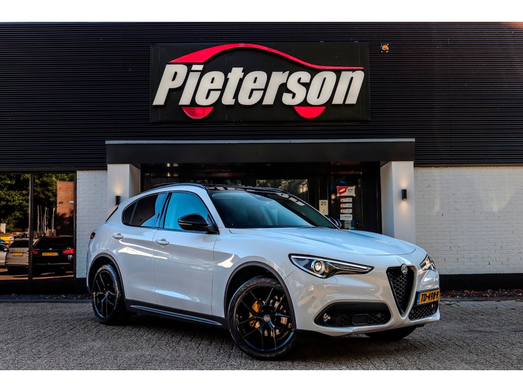 Alfa Romeo Stelvio 2.2d Q4 PANO MEMORY TREKH CAMERA KEYLESS
