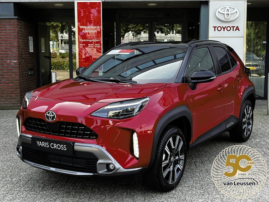 Toyota Yaris Cross 1.5 Hybrid 130 Executive HEAD-UP EL-ACHTERKLEP LM-VELGEN 17" JBL-SPEAKERS STOELVERWARMING AD-CRUISE CLIMA