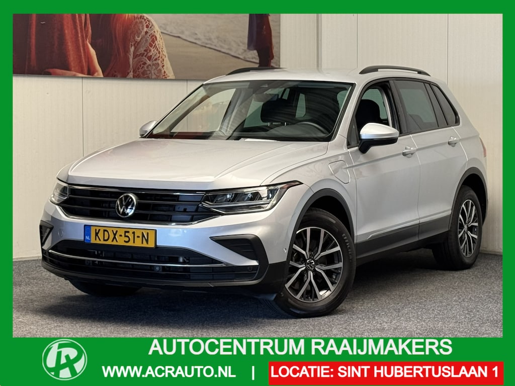 Volkswagen Tiguan 1.4 TSI eHYBRID 245 PK DSG NAVIGATIE ADAPTIVE CRUISE CONTROL STOEL EN STUUR VERWARMING APPLE CARPLAY/ANDROID RIJSTROOKSENSOREN DODEHOEKSENSOREN PDC  ZEER MOOI !! CC