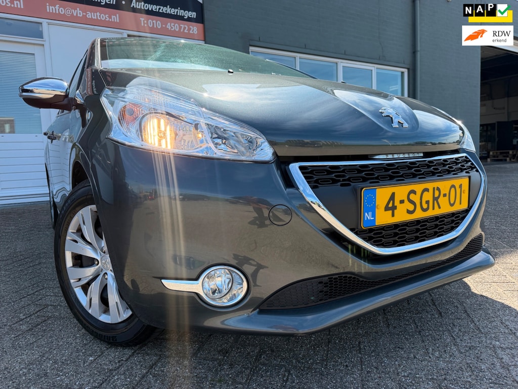 Peugeot 208 1.2 VTi Urban Soul van 1ste Eig met parkeersensoren en navigatie en bluetooth en airco