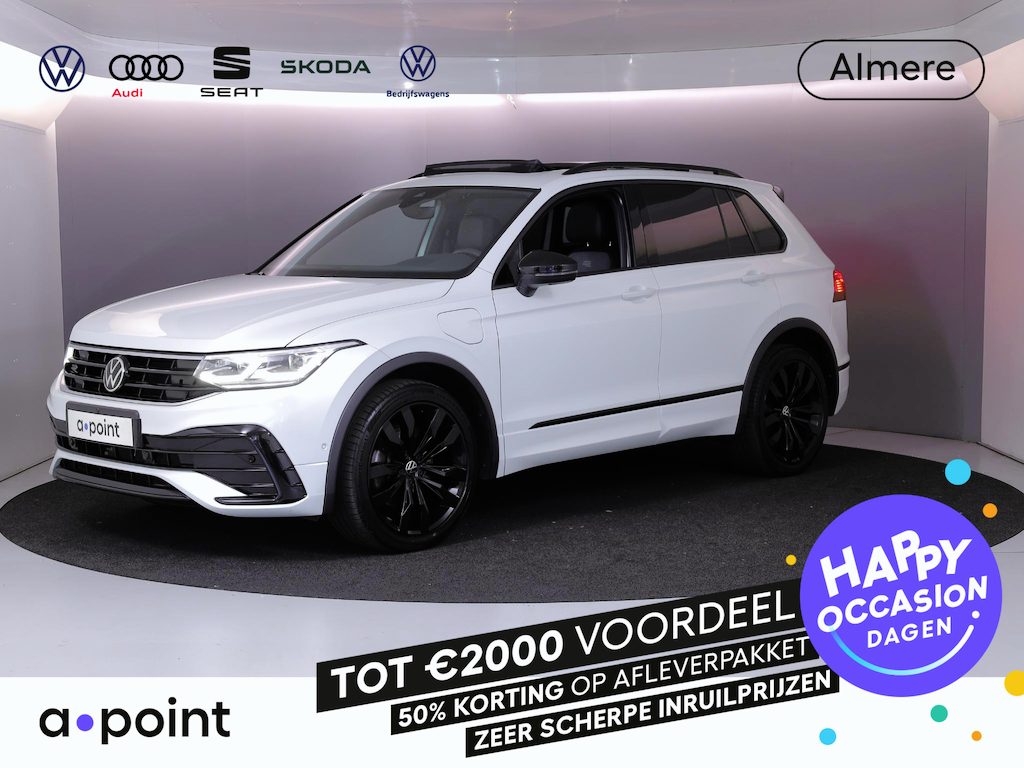 Volkswagen Tiguan 1.4 TSI eHybrid R-Line Business 245 pk Automaat (DSG) | Navigatie | Panoramadak | Trekhaak (wegklapbaar) | Parkeersensoren (Park assist) | Rondomzicht camera | Head-up display | Black Style pakket | R-Line |
