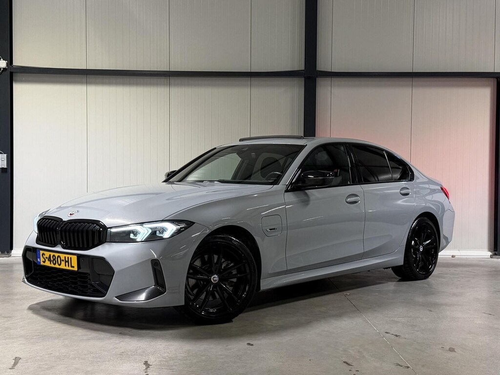 BMW 3-Serie 320e Sedan SOH 98% M-sport Pano Brooklyn Grau