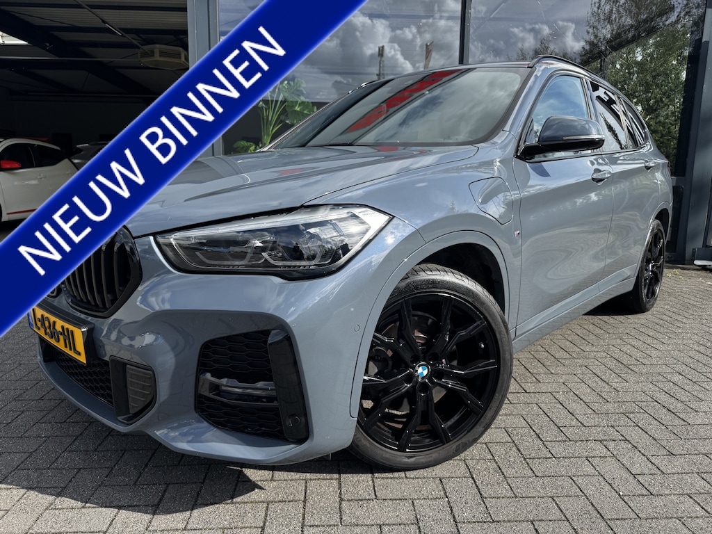 BMW X1 xDrive25e High Executive M-Sport Shadow Line / Adaptieve Cruise Control / Head-up / Harman Kardon / Leder
