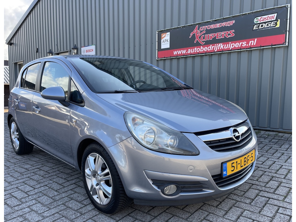 Opel Corsa 1.4-16V '111' Edition Automaat Airco.Navi.Lm.velgen.Cruise.
