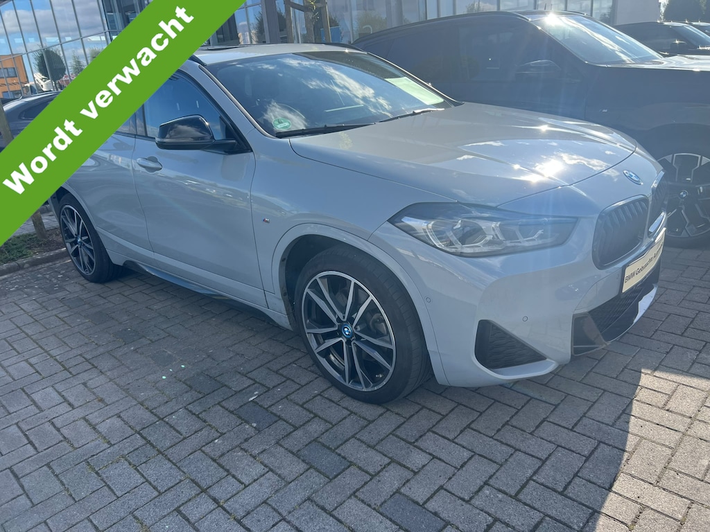 BMW X2 xDrive25e M Sport Panoramadak 19 Inch Achteruitrijcamera Carplay DAB Stuurwielverwarming Harman-Kardon Sound-systeem