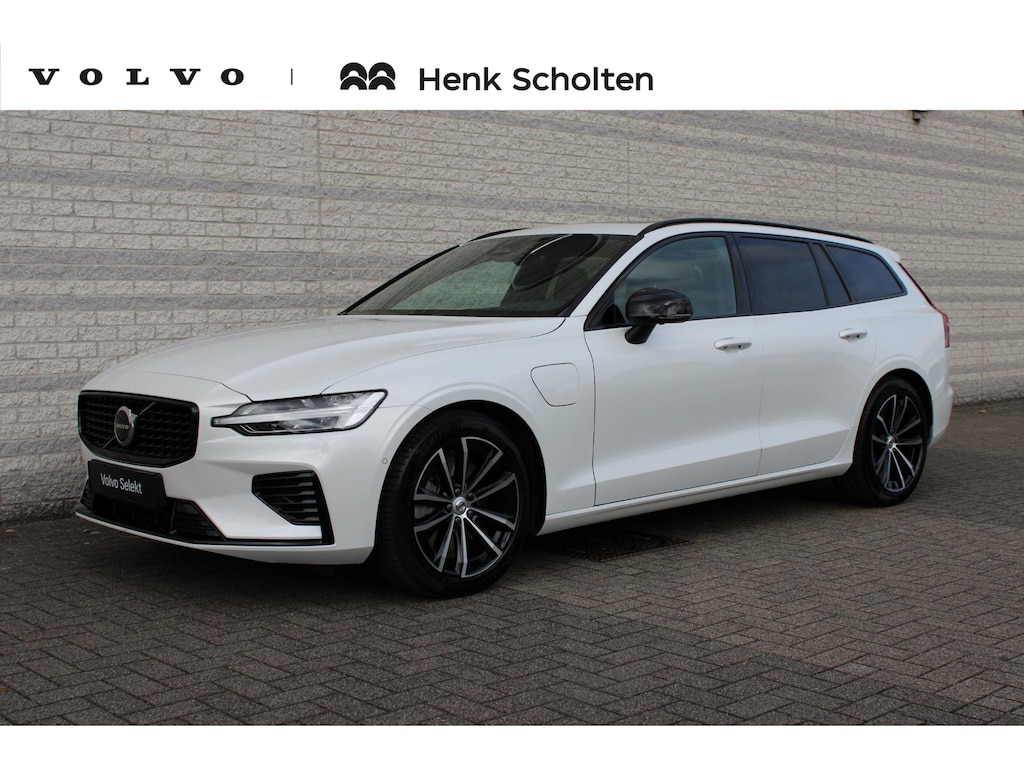 Volvo V60 T8 Plug-in hybrid AWD Plus Dark | Panoramadak | Trekhaak | Verwarmbare voorstoelen, achterbank en stuurwiel | Head-up display | 360 graden camera | Premium audio by Harman Kardon | Apple carplay/Android auto