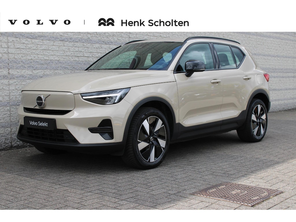 Volvo EX40 Single Motor Extended Range Plus 82 kWh | Trekhaak | Verwarmbare voorstoelen en stuurwiel | Premium audio by Harman Kardon | Keyless | Adaptieve cruise control Warmtepomp