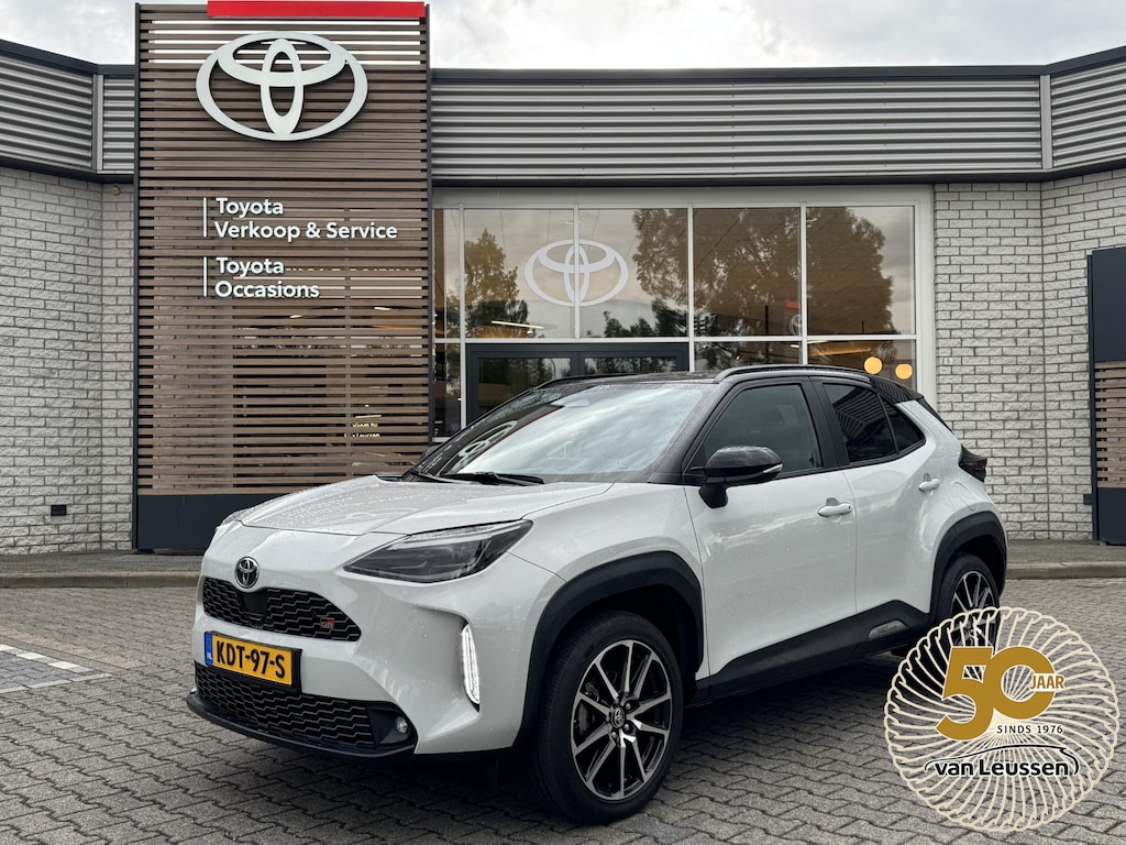 Toyota Yaris Cross 1.5 HYBRID 130 GR-SPORT HEAD-UP JBL-AUDIO 18'' LM-VELGEN PARK-SENSOREN BLIND SPOT KEYLESS NAVI APPLE/ANDROID CLIMA AD-CRUISE LED