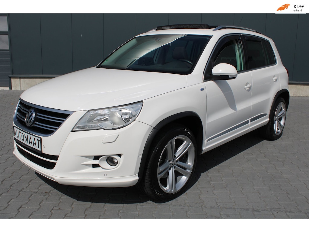Volkswagen Tiguan 2.0 TSI R-Line 4Motion SCHUIFDAK TREKHAAK NAVIGATIE