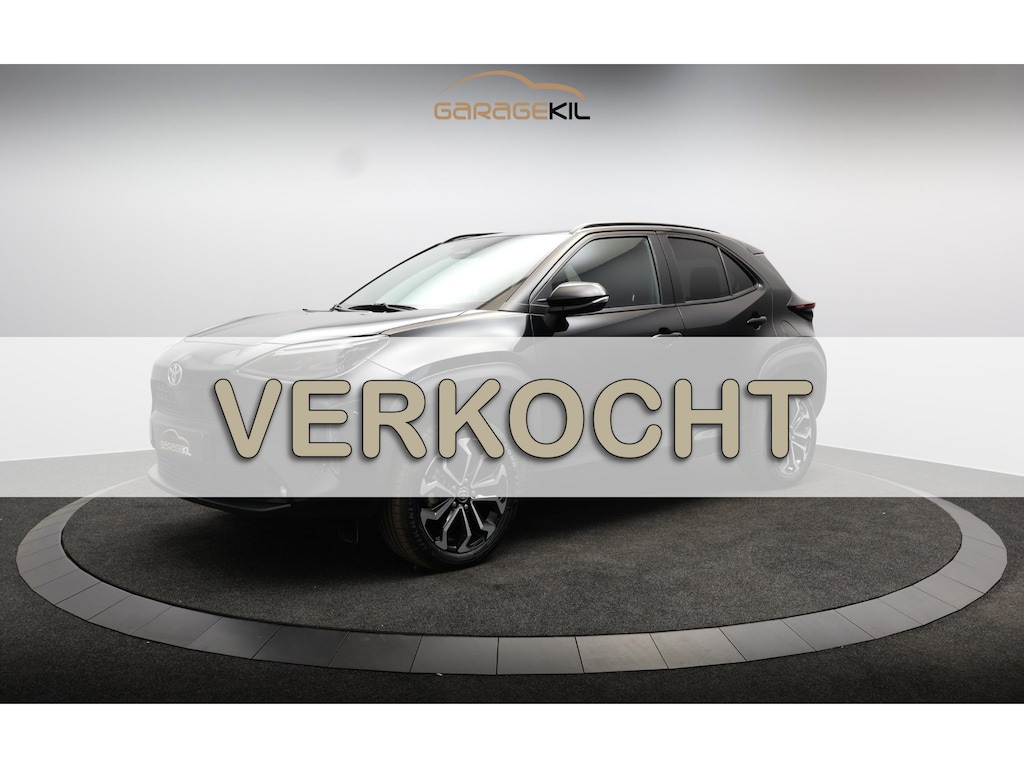 Toyota Yaris Cross 1.5 Hybrid 130 Team D Dealer Onderh. / Camera / Smartphone integratie / Stoel- en stuur verwarming / Keyless Entry / LED