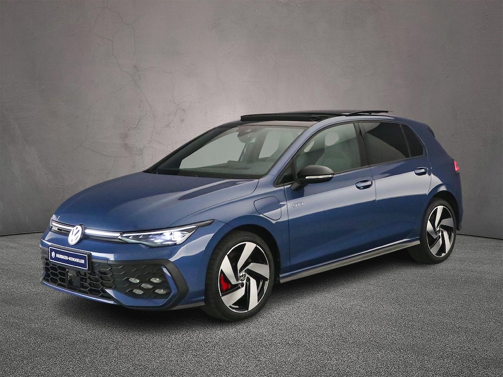 Volkswagen Golf GTE 1.5 TSI eHybrid 272pk DSG Automaat Trekhaak, Panoramadak, Lederen bekleding, Black Style, LED matrix koplampen, Adaptive cruise control