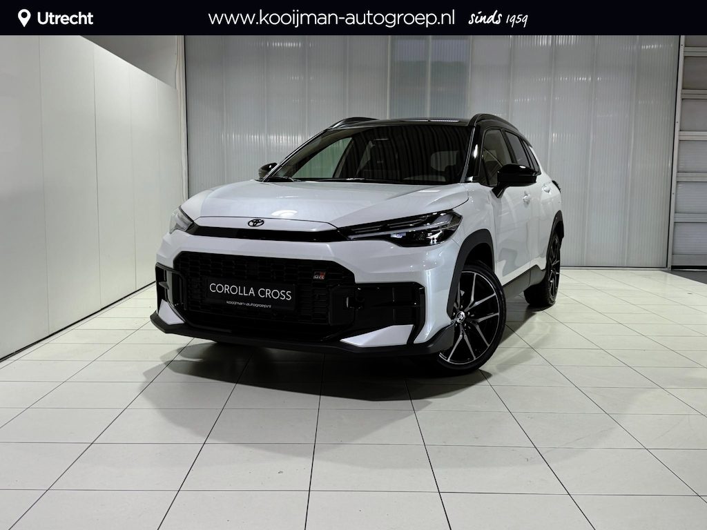 Toyota Corolla Cross Hybrid 180 GR Sport Panoramadak, JBL Geluidsysteem, Snel leverbaar, € 3000 inruilpremie, 2 Tone Lak