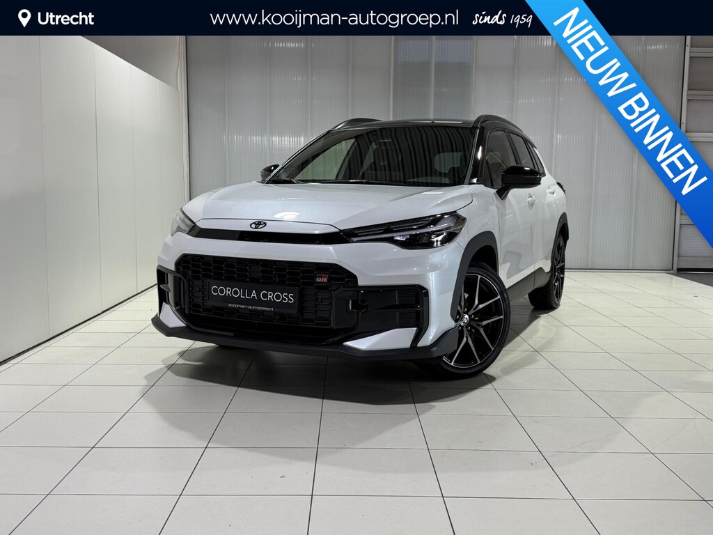 Toyota Corolla Cross Hybrid 180 GR Sport Panoramadak, JBL Geluidsysteem, Snel leverbaar, € 3000 inruilpremie, 2 Tone Lak