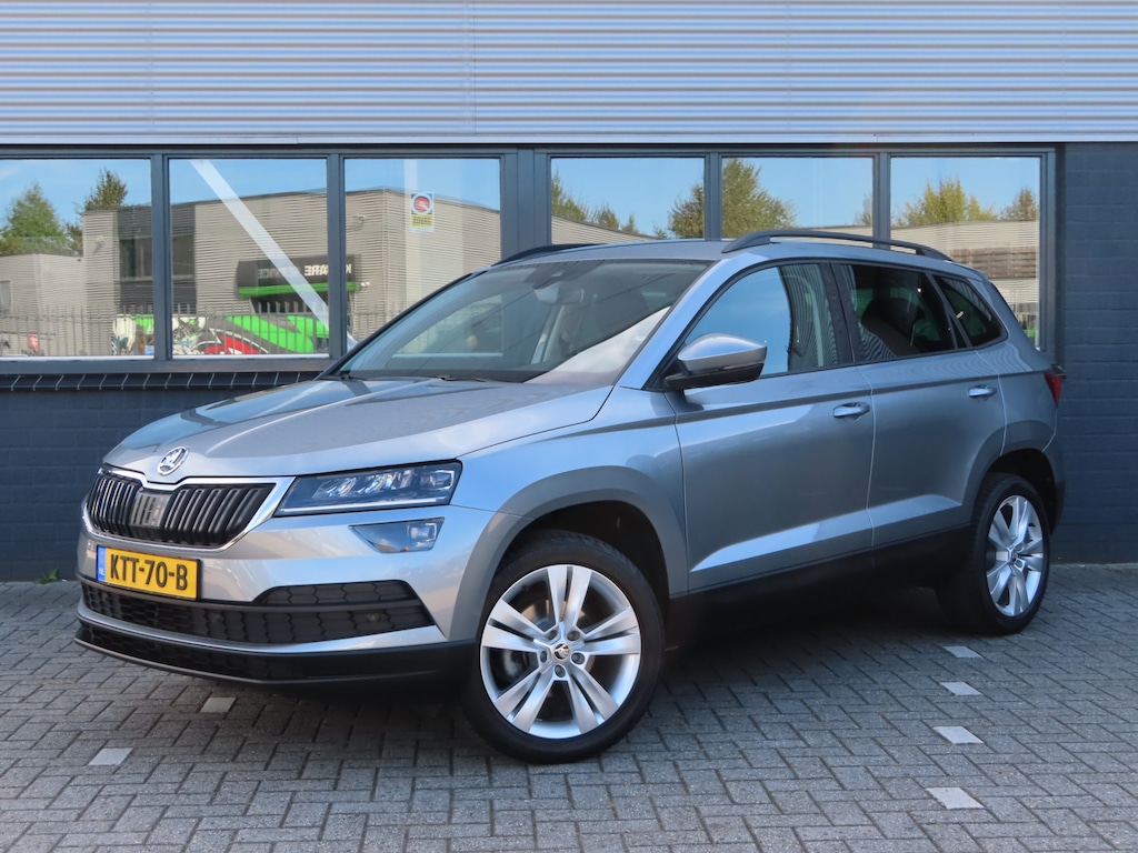 Skoda Karoq 1.0 TSI Style DSG | Elektrische verstelbare stoel met geheugen | stoelverwarming | camera | adaptive cruise