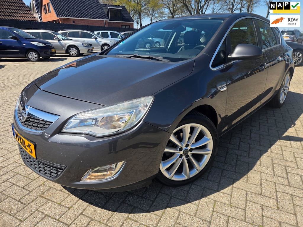Opel Astra 1.4 Turbo Cosmo 2010. Climate/Cruise/Leder/Trekhaak etc.. APK 04-2027