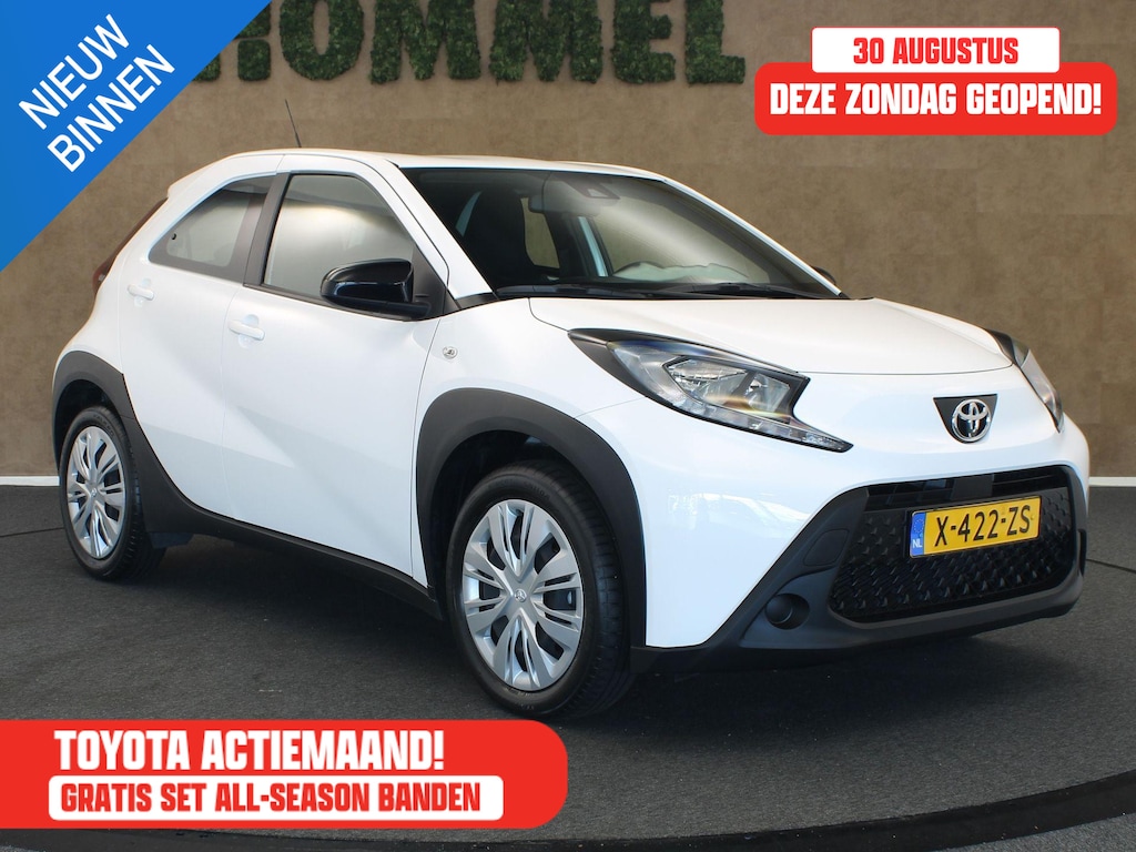 Toyota Aygo X 1.0 VVT-i MT Play - ORIGINEEL NEDERLANDSE AUTO - AIRCO - ADAPTIEVE CRUISE CONTROL - ACHTERUITRIJCAMERA - BLUETOOTH - LICHTSENSOR - DAB RADIO - APPLE CARPLAY/ ANDROID AUTO