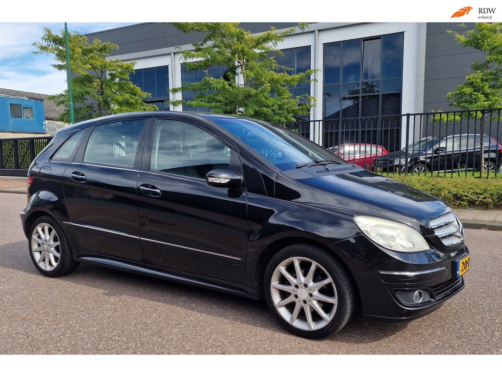 Mercedes-Benz B-klasse 150 AUTOMAAT CRUISE TREKHAAK 2 X SLEUTELS LEDER