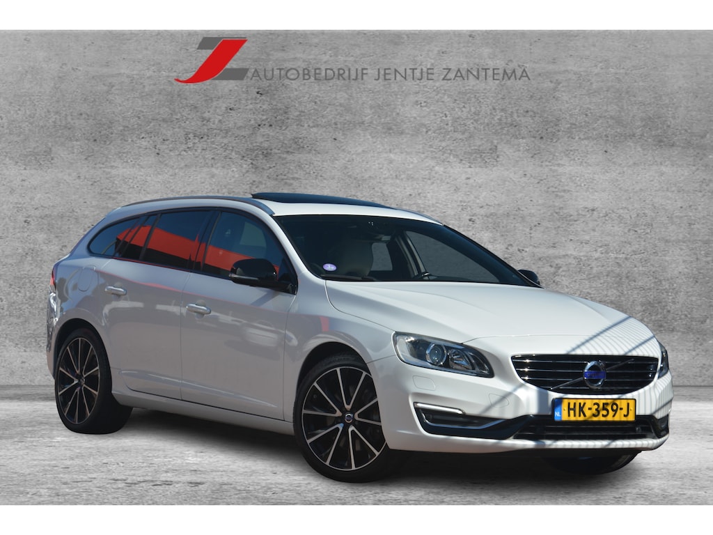 Volvo V60 2.4 D5 Twin Engine R-Design | Airco | Navigatie | Camera | Harman-kardon | NL auto!! | Nederlandse auto dealeronderhouden 144684 NAP aircopomp vorig jaar vernieuwd factuur aanwezig zeer compleet Harman Kardon metallic lak schuif kantel dak standkachel