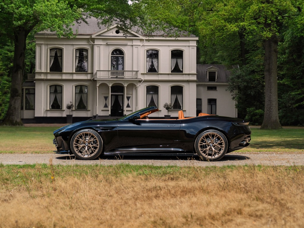 Aston Martin DB12 Volante 4.0 V8