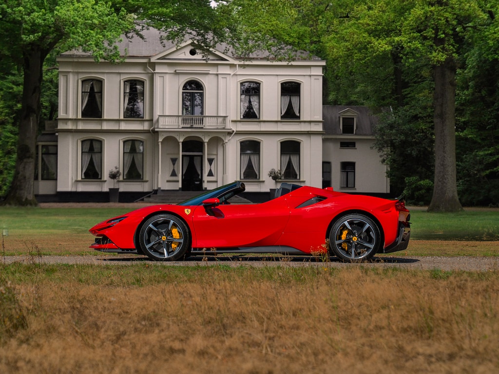 Ferrari SF90 Spider 4.0 V8 Assetto Fiorano