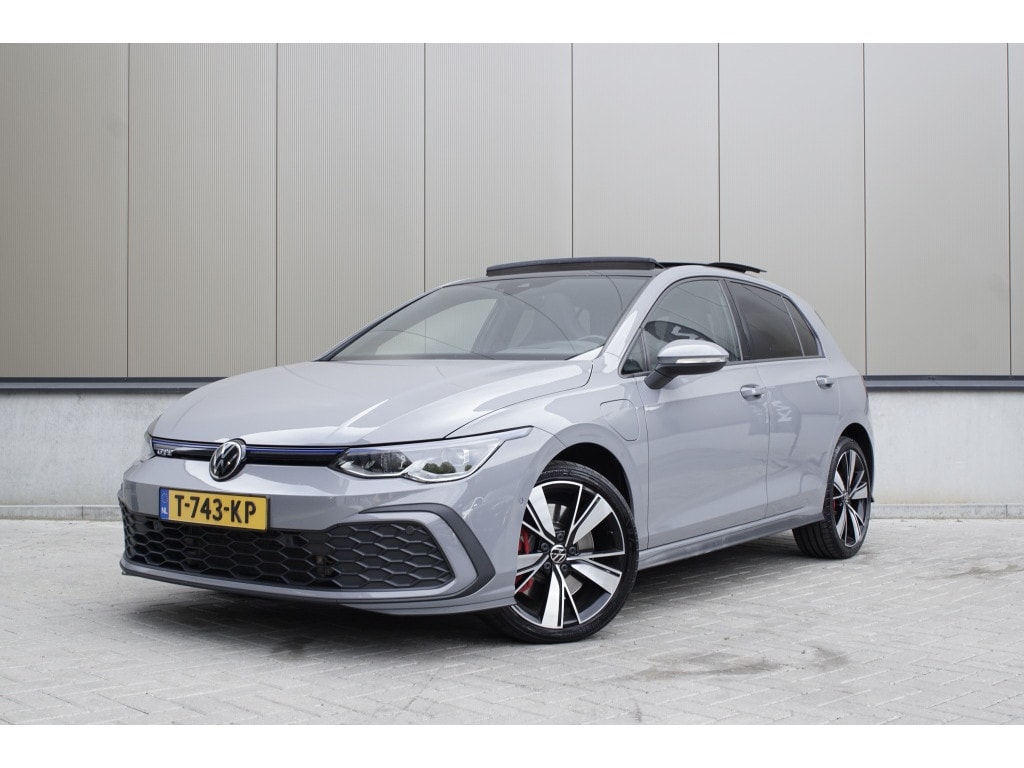 Volkswagen Golf 1.4 eHybrid GTE | Pano | Heads-up | Keyless entry | Dodehoek detectie |