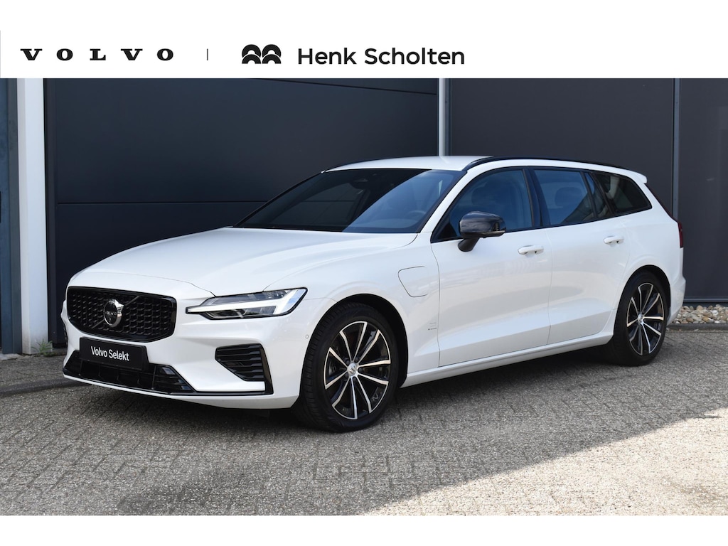 Volvo V60 T8 Plug-in hybrid AWD Plus Dark | Trekhaak | Stoel-/Stuurwiel verwarming | 360 graden camera | Harman Kardon Premium audio | All Season banden | Elektrisch verstelbare Voorstoelen | BLIS | Adaptieve Cruise Control | Google | Apple Carplay |
