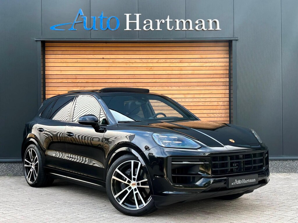 Porsche Cayenne 3.0 E-Hybrid Black Edition SPORT-CHRONO|PANO|HEAD-UP|BOSE|SOFTCLOSE