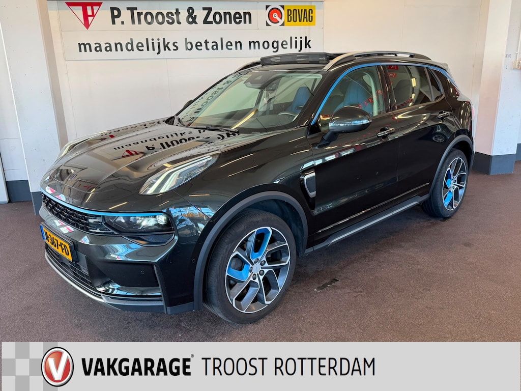 Lynk & Co 01 1.5 | Panoramadak | Achteruitrijcamera | Navigatie | Apple carplay | Memory seats | Sfeerverlichting | Adaptieve cruise control | Climate control | Infinity audio | Stoelverwarming | Lane assist | Dodehoeksdetectie